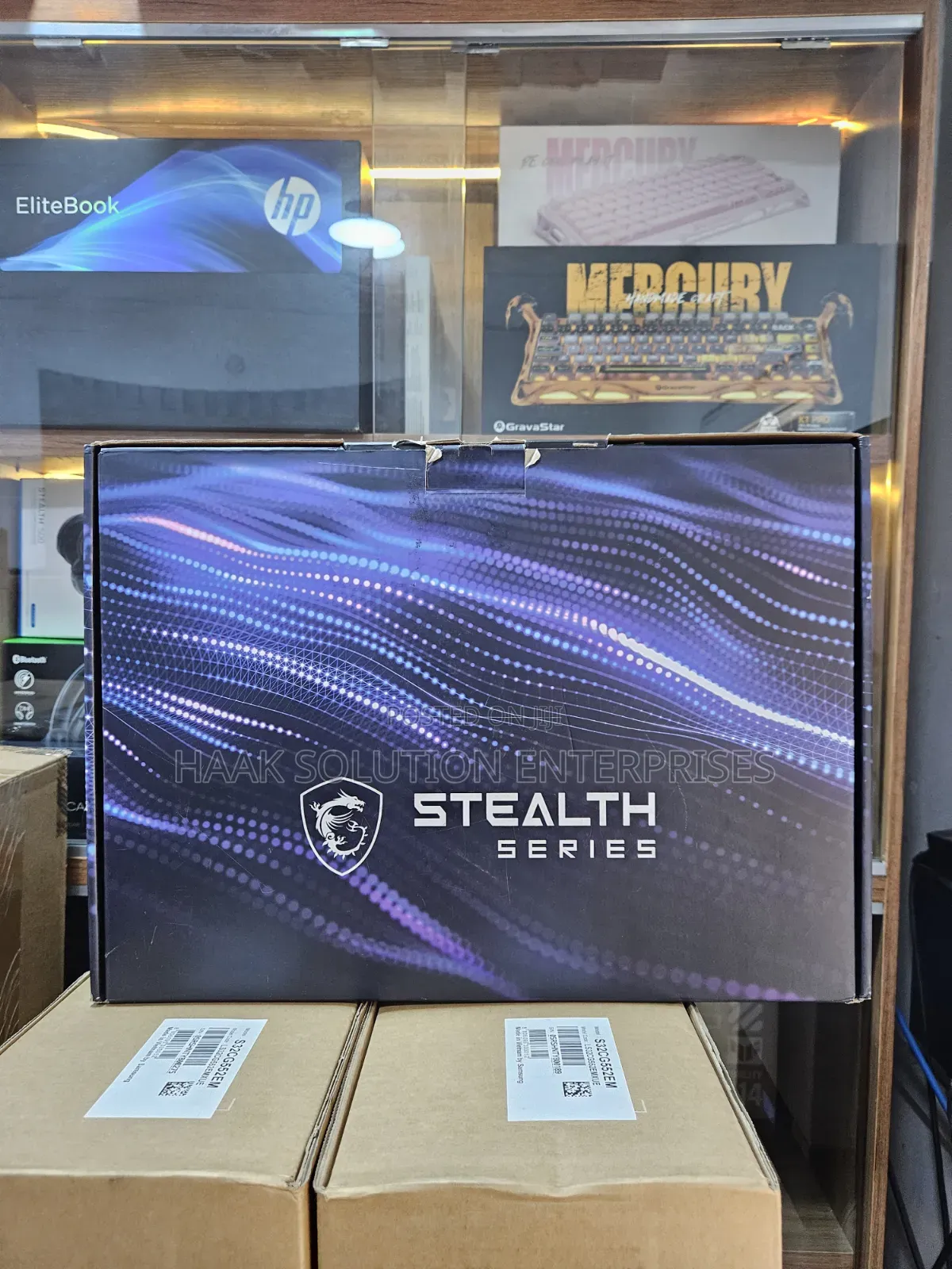 New Laptop MSI Stealth 16 AI Studio 64GB AMD Ryzen 9 SSD 2T