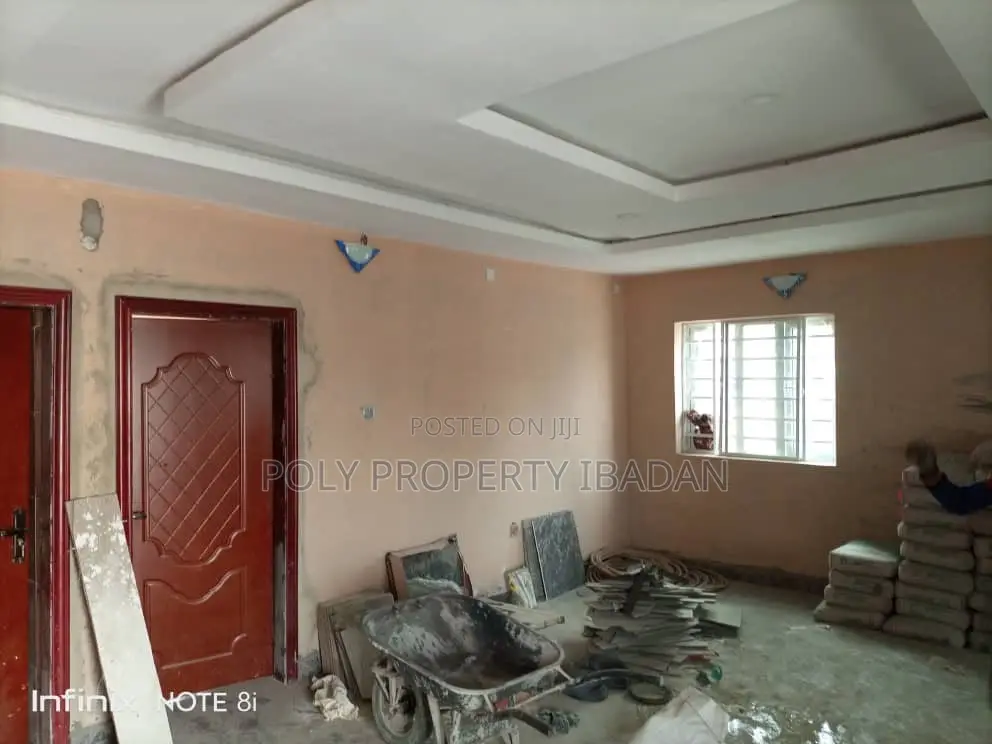 4bdrm Duplex in Jericho Gra for rent