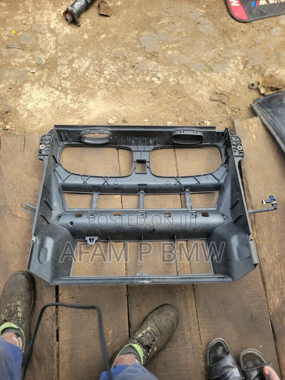 Front Court Plastic E70,x6
