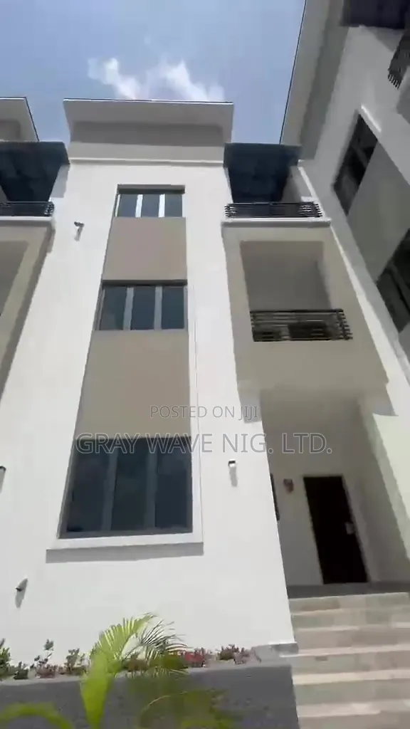 4bdrm Townhouse / Terrace in Guzape District for rent