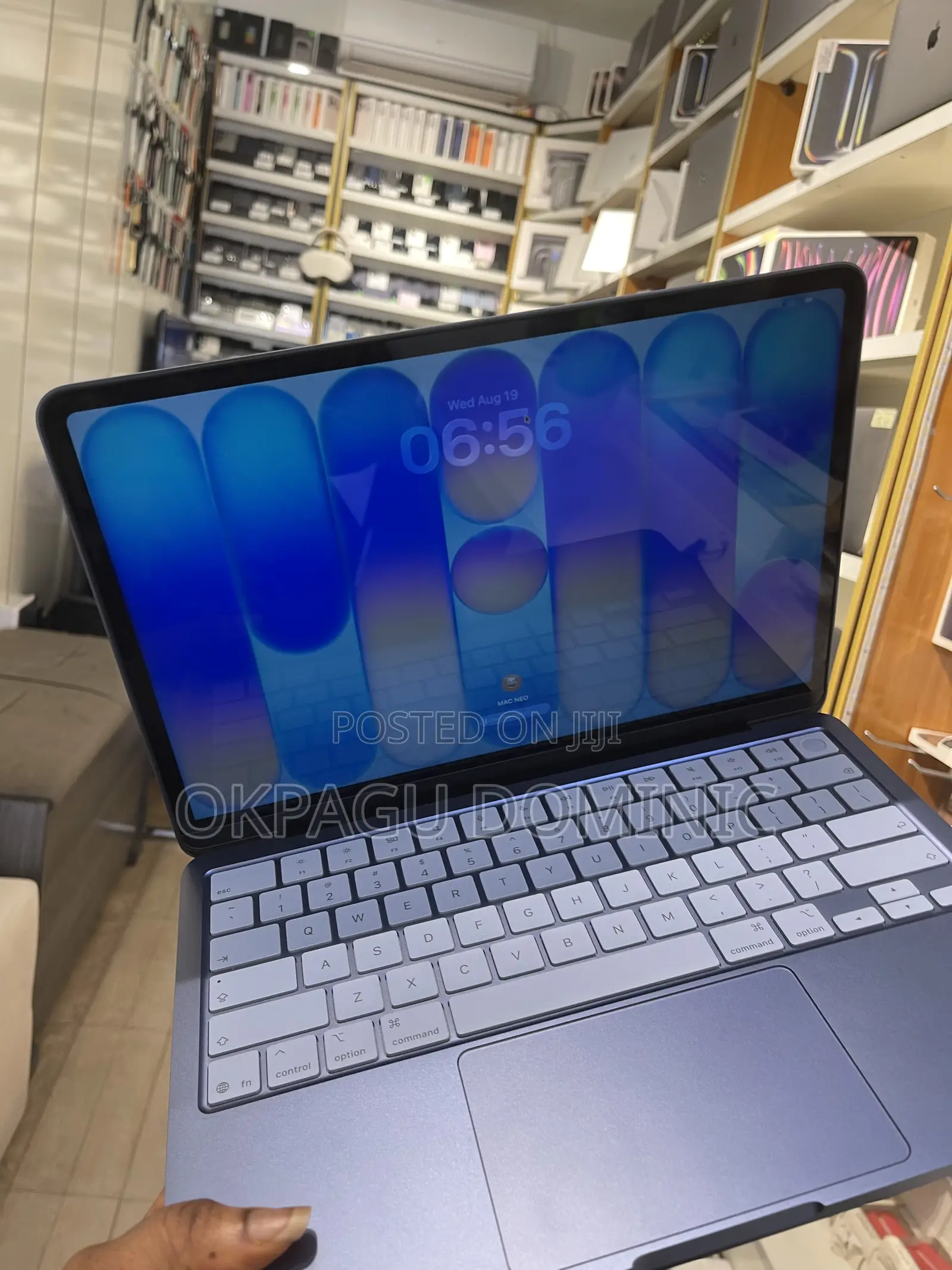 Laptop Apple MacBook Neo 2026 8GB HDD+SSD 512GB
