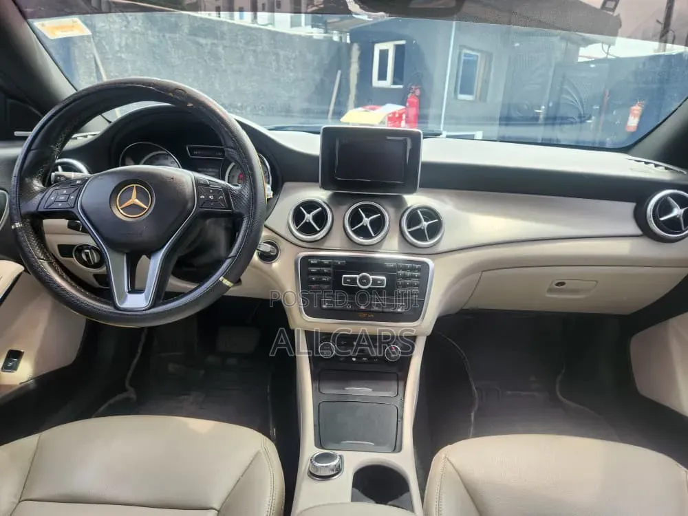 Mercedes-Benz CLA-Class 2015 Silver