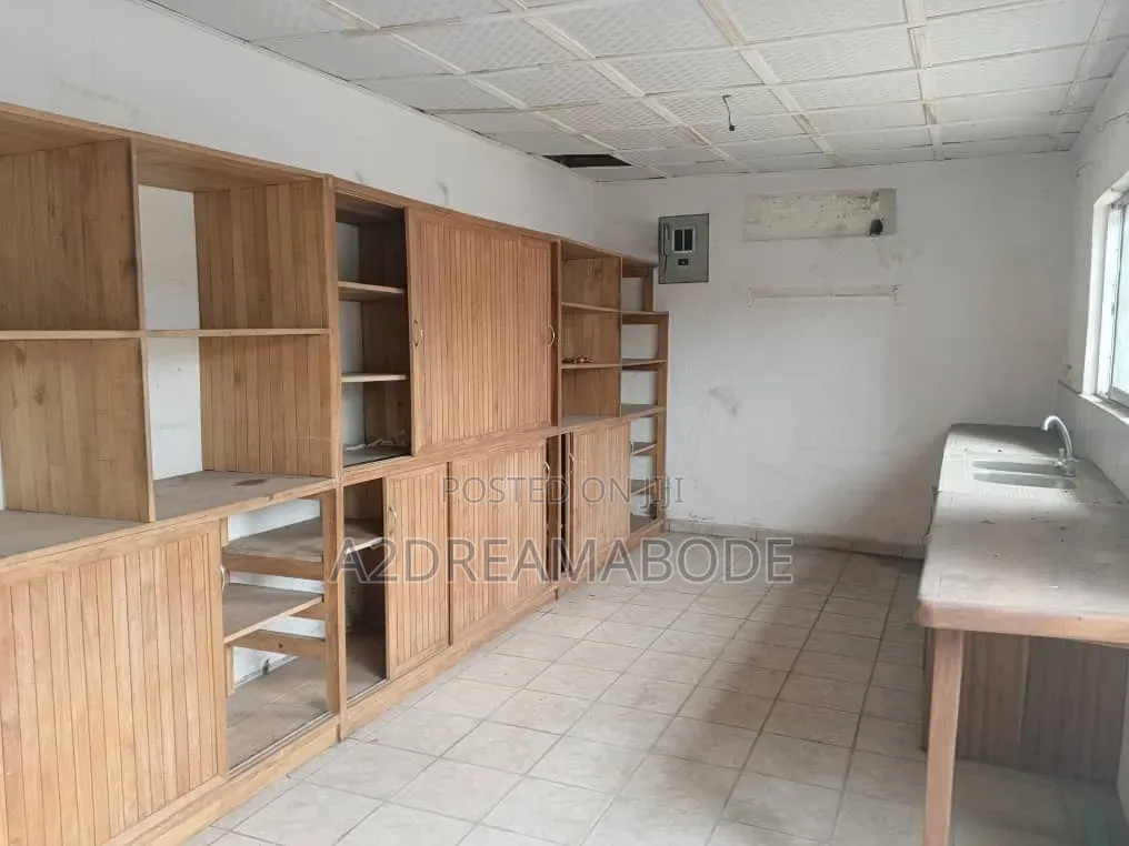 5bdrm Duplex in Ikeja Gra for rent