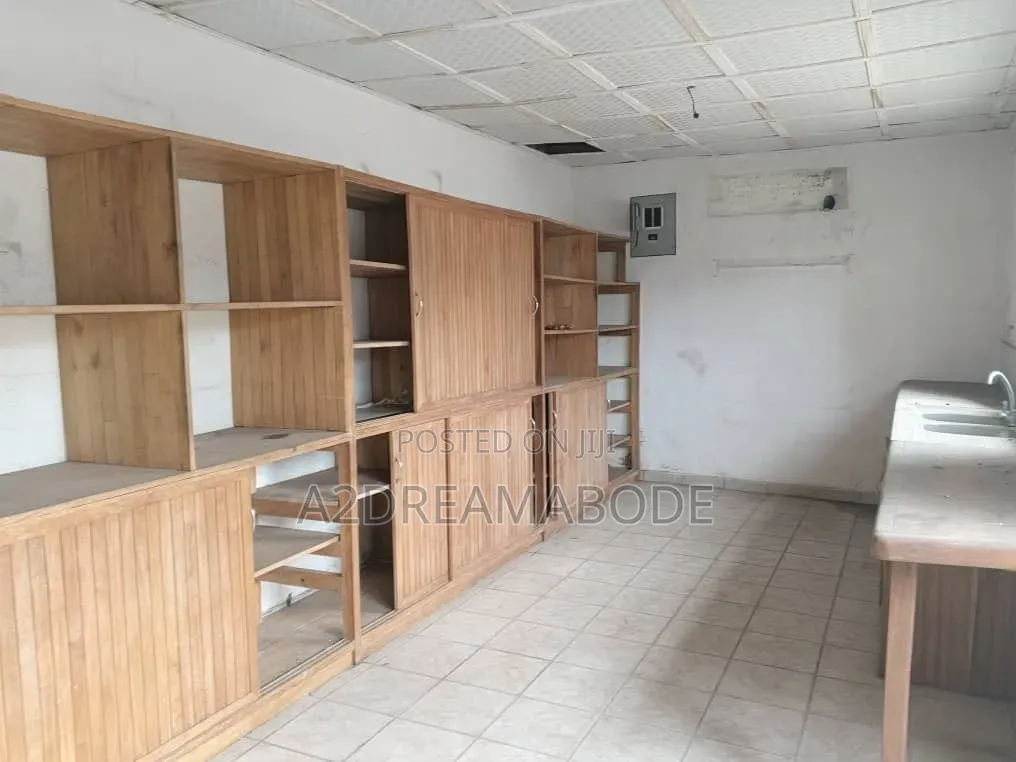 5bdrm Duplex in Ikeja Gra for rent
