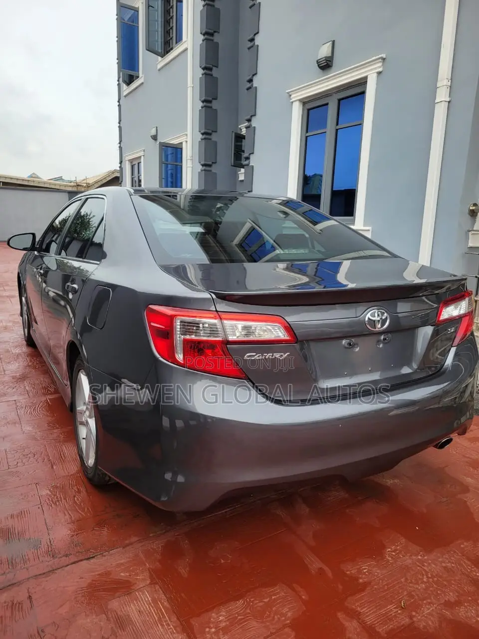 Toyota Camry SE 4dr Sedan (2.5L 4cyl 6A) 2014 Gray