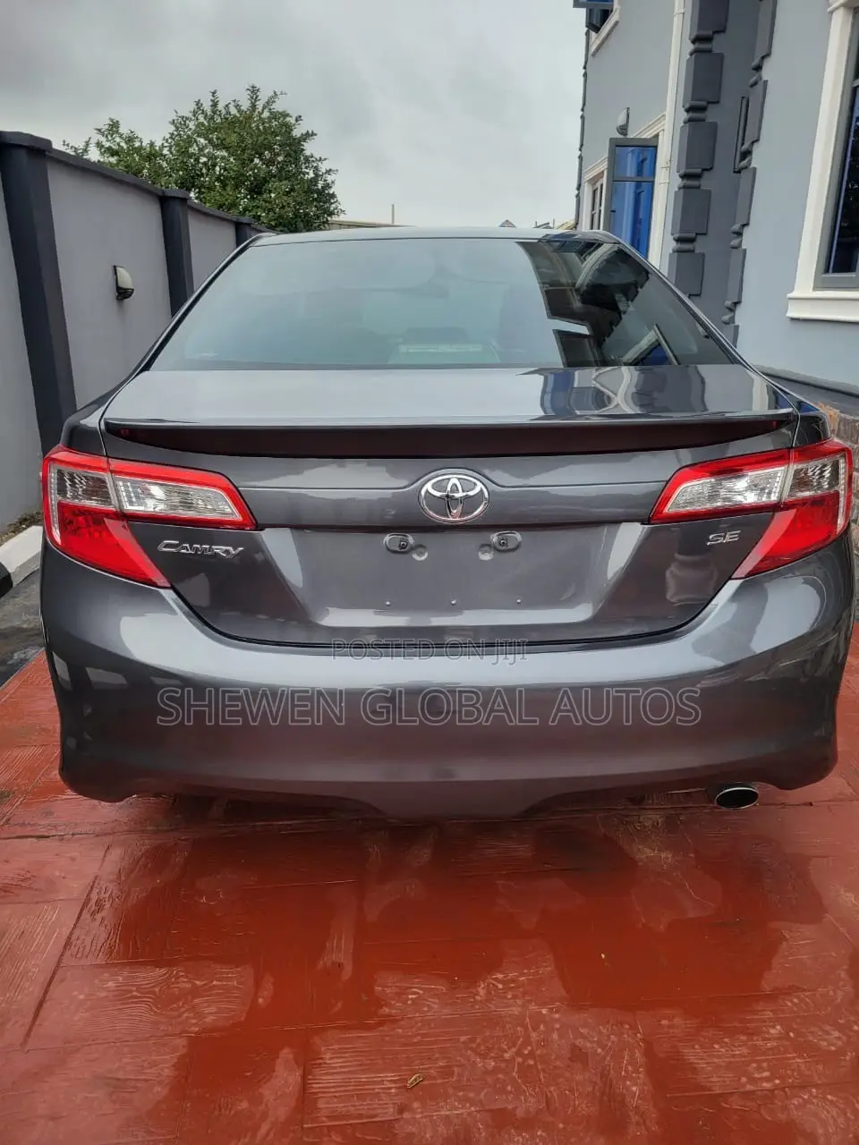 Toyota Camry SE 4dr Sedan (2.5L 4cyl 6A) 2014 Gray