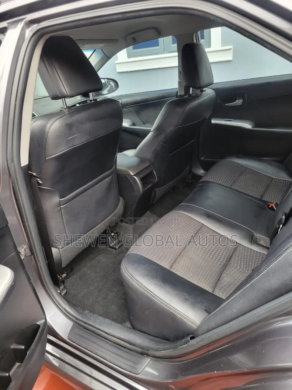 Toyota Camry SE 4dr Sedan (2.5L 4cyl 6A) 2014 Gray