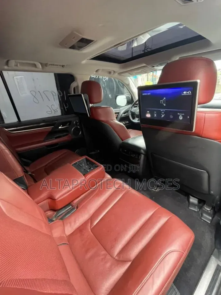 Lexus LX 570 AWD 2016 Gold