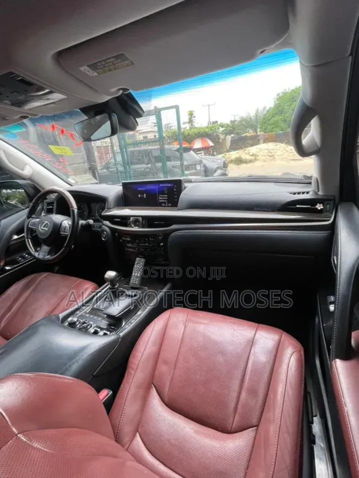 Lexus LX 570 AWD 2016 Gold