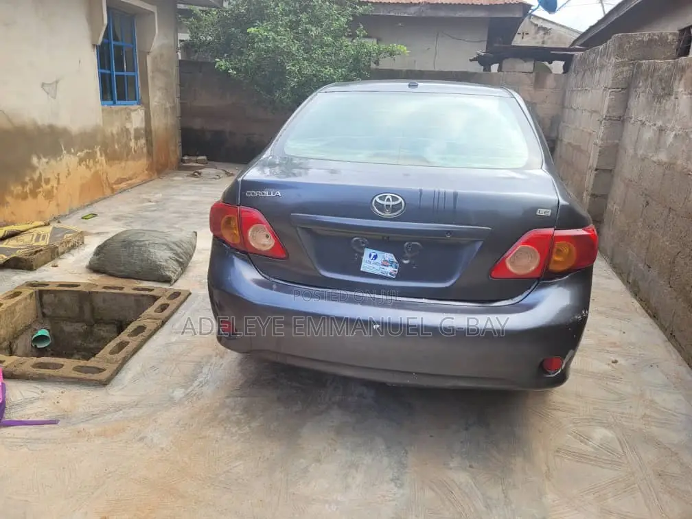 Toyota Corolla 2008 Gray