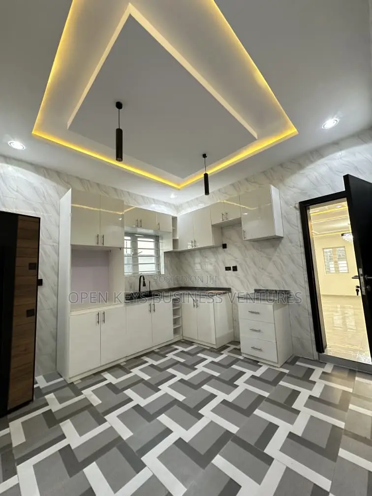 Furnished 5bdrm Duplex in Dss Quarters Est, Idishin for sale