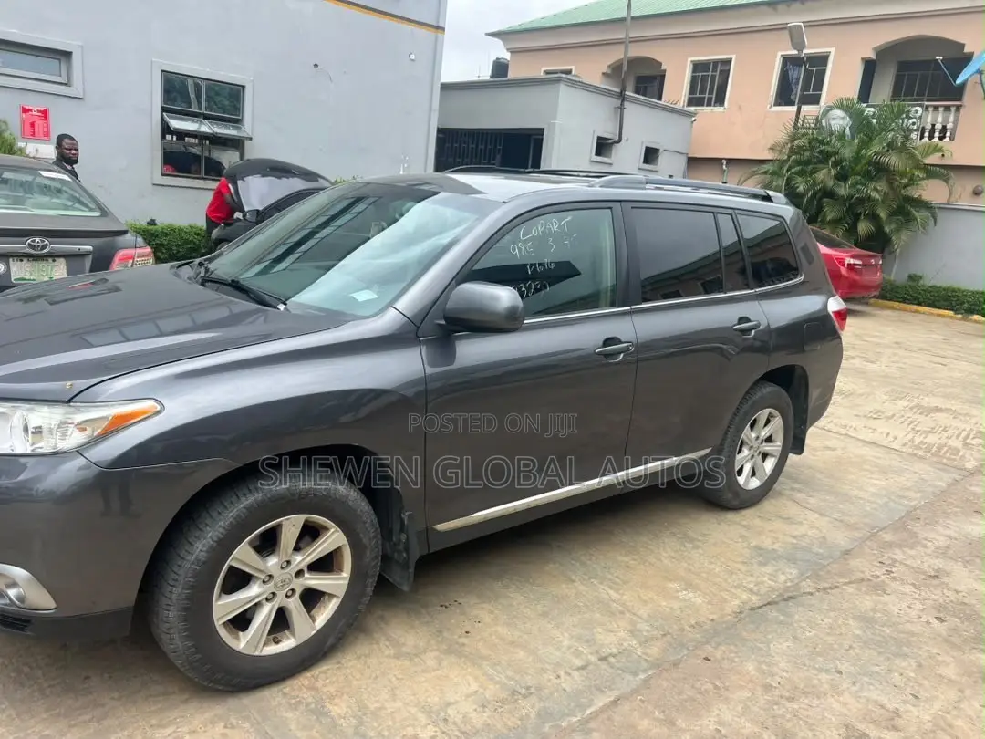 Toyota Highlander 2011 Gray