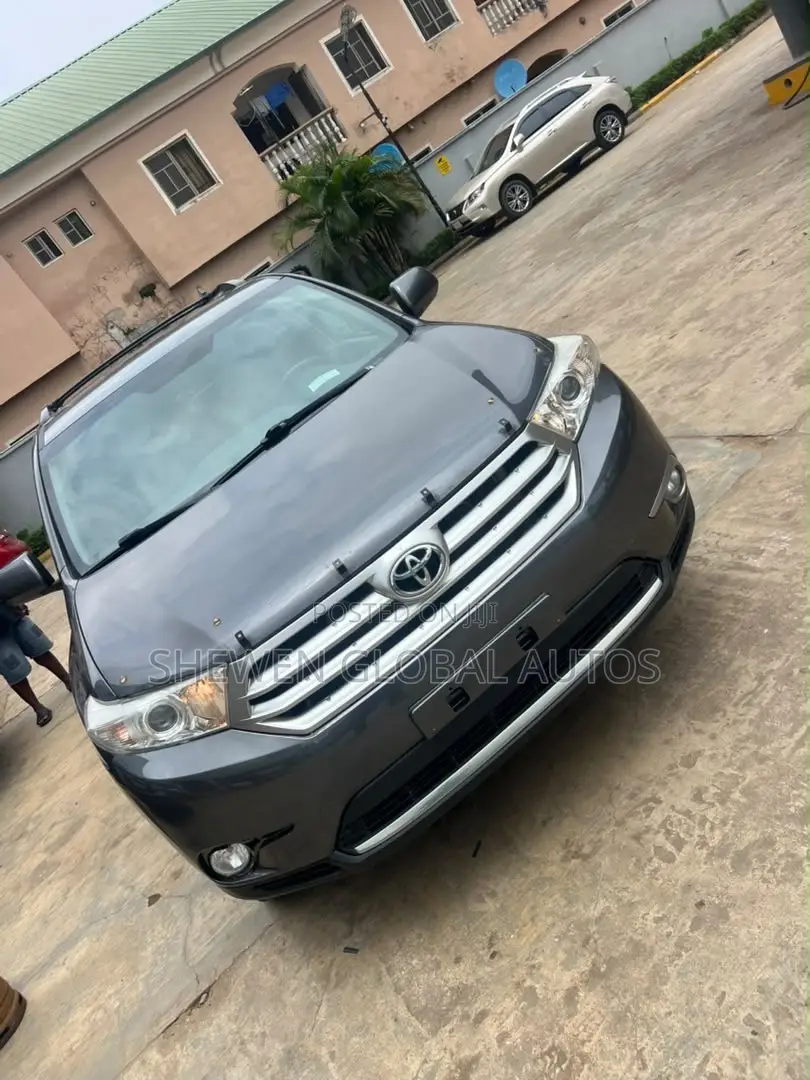 Toyota Highlander 2011 Gray