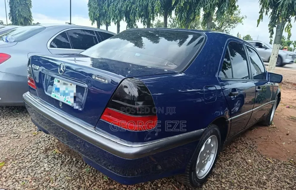 Mercedes-Benz C220 2002 Blue