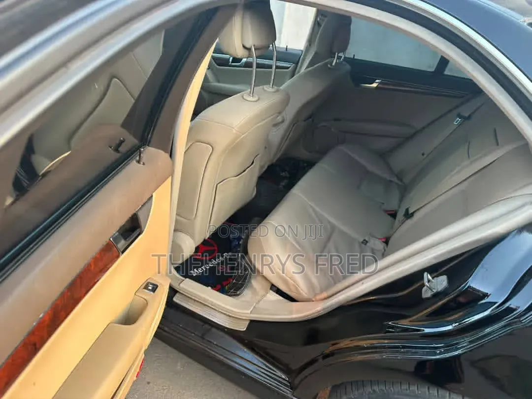 Mercedes-Benz C300 2007 Black