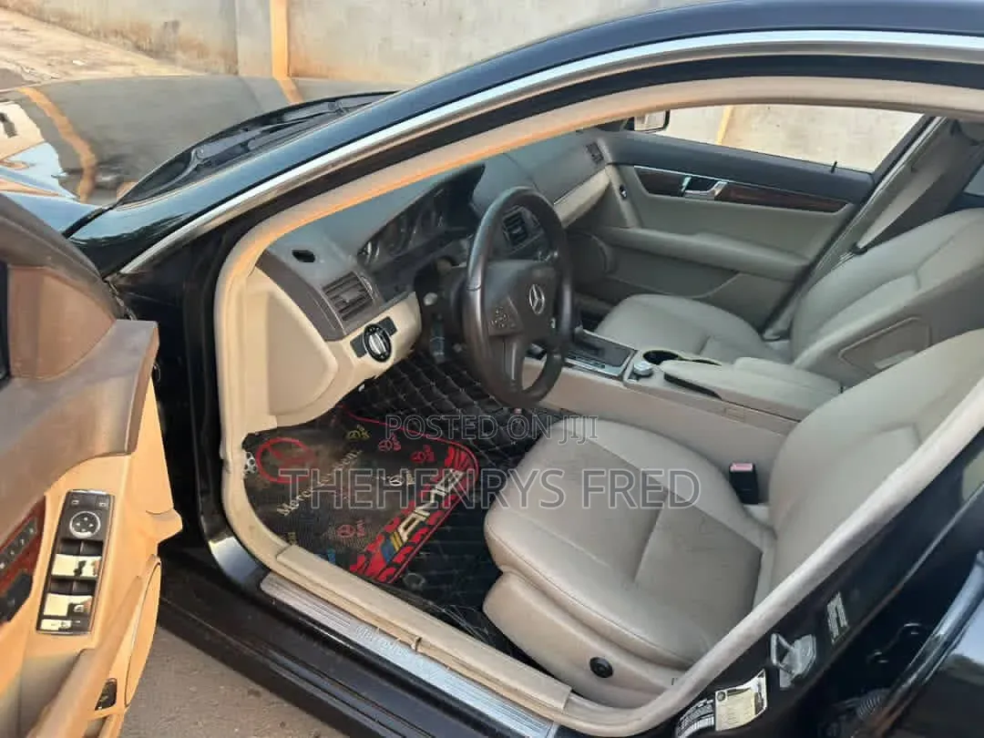Mercedes-Benz C300 2007 Black