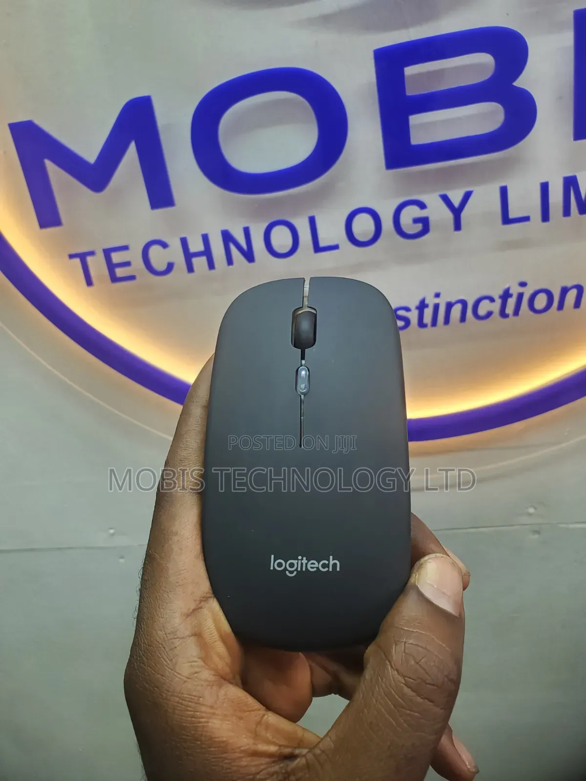 Logitech M150 Wireless and Bluetooth Mouse