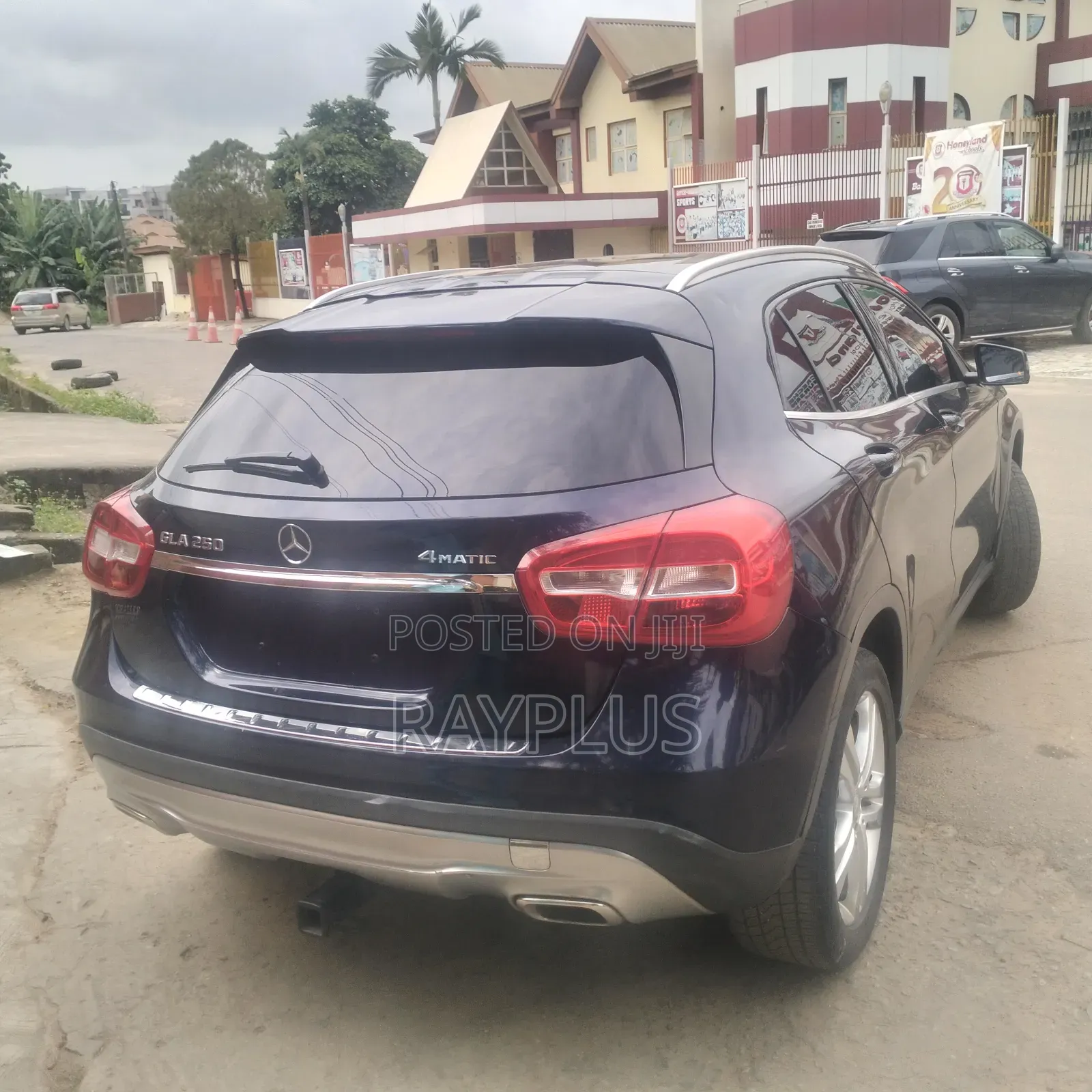 Mercedes-Benz GLA 250 2016 Blue