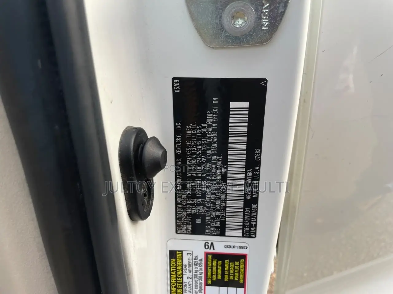 Toyota Venza LE 2011 White