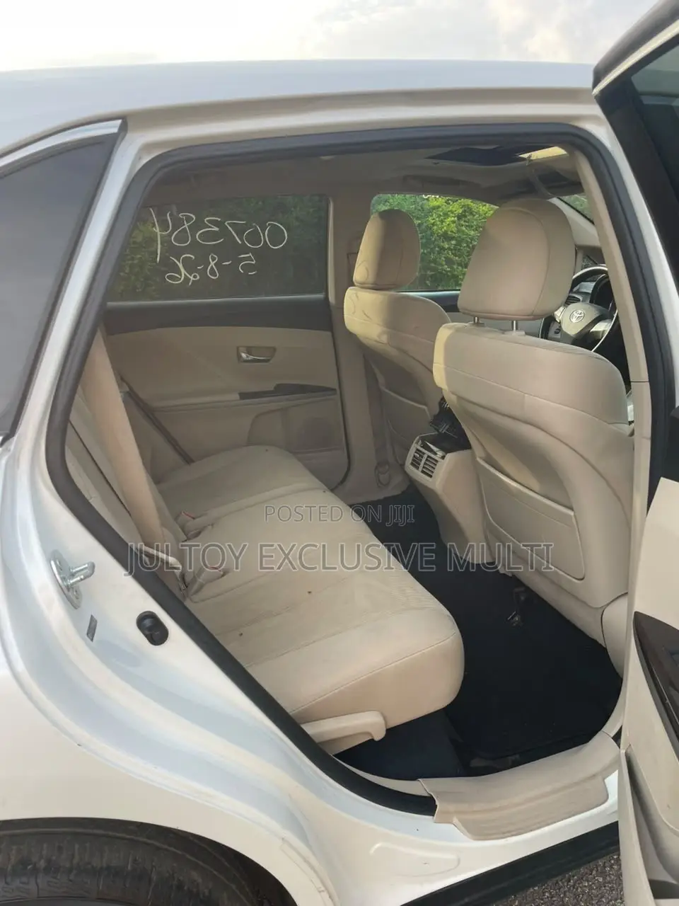 Toyota Venza LE 2011 White