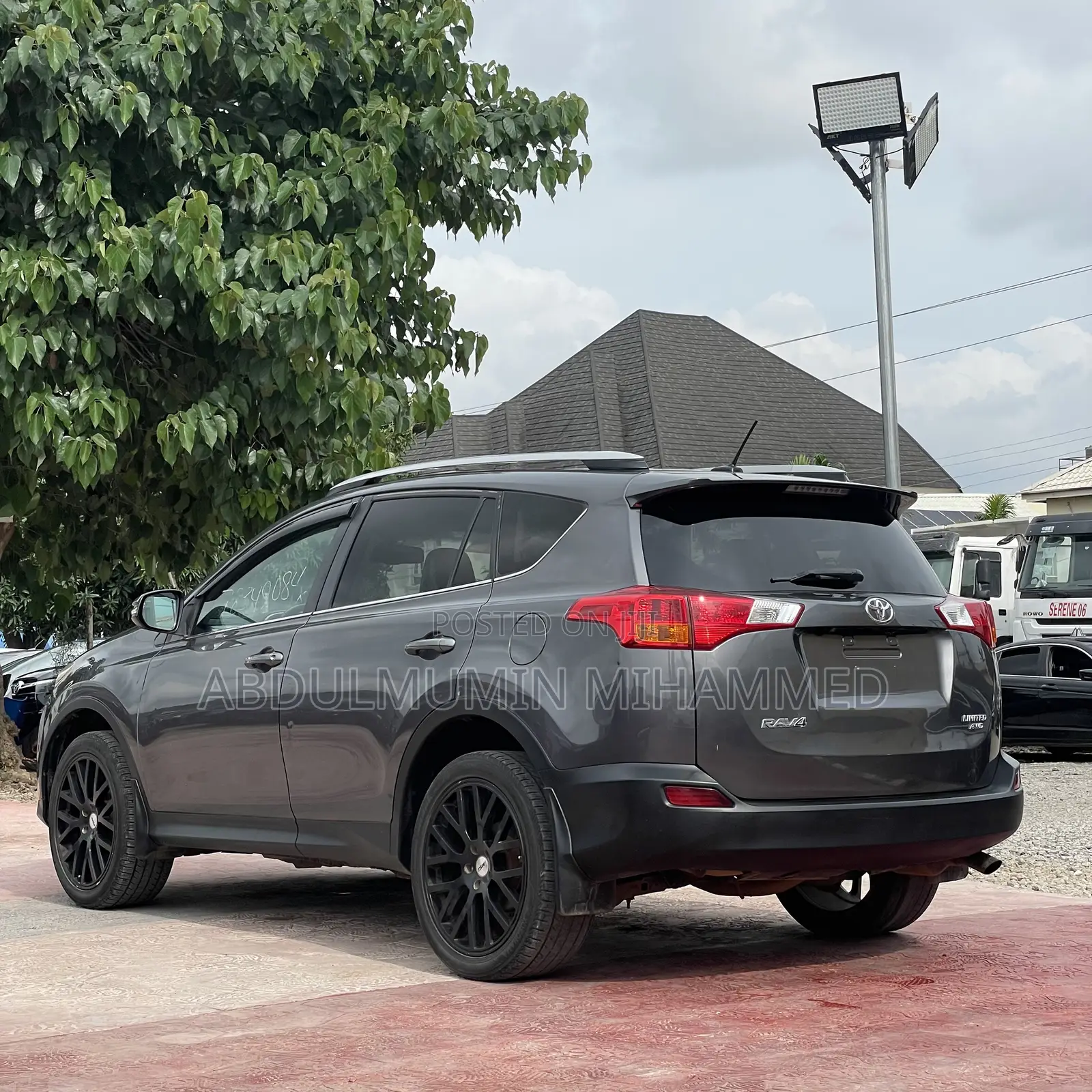 Toyota RAV4 Limited 4dr SUV AWD (2.5L 4cyl 6A) 2014 Silver