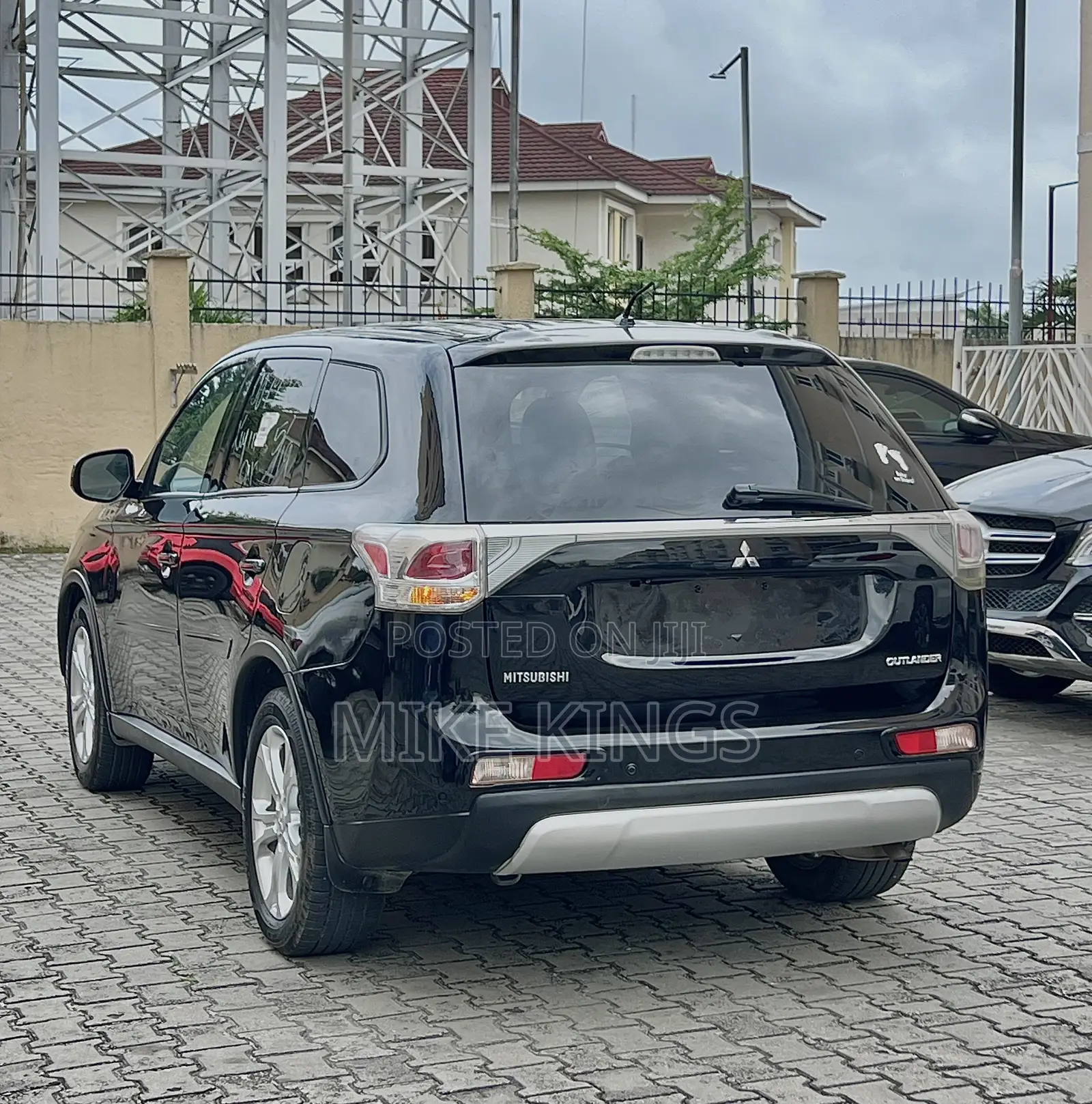 Mitsubishi Outlander 2015 Black