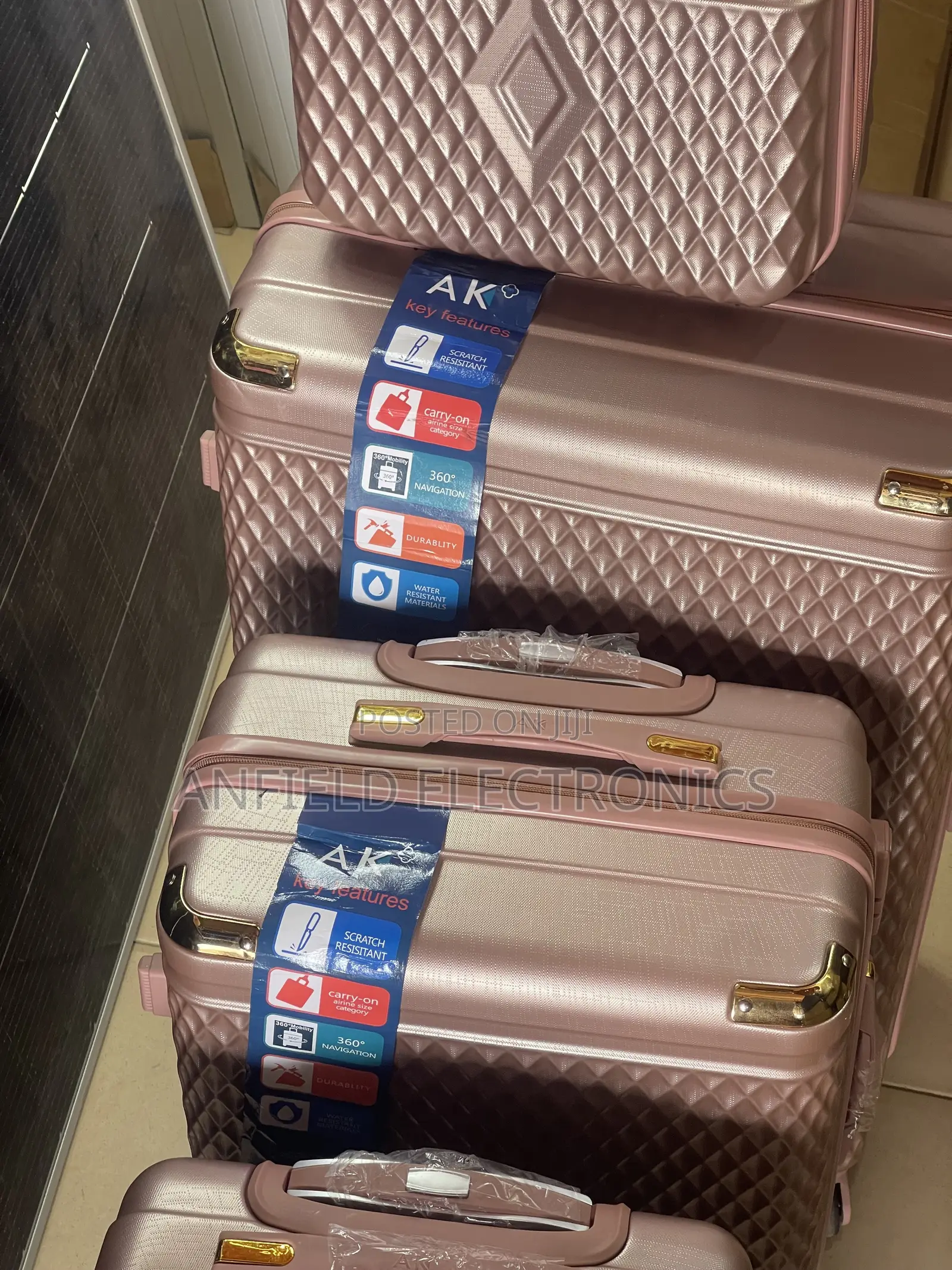 4-in-1 Gold Luggage Set