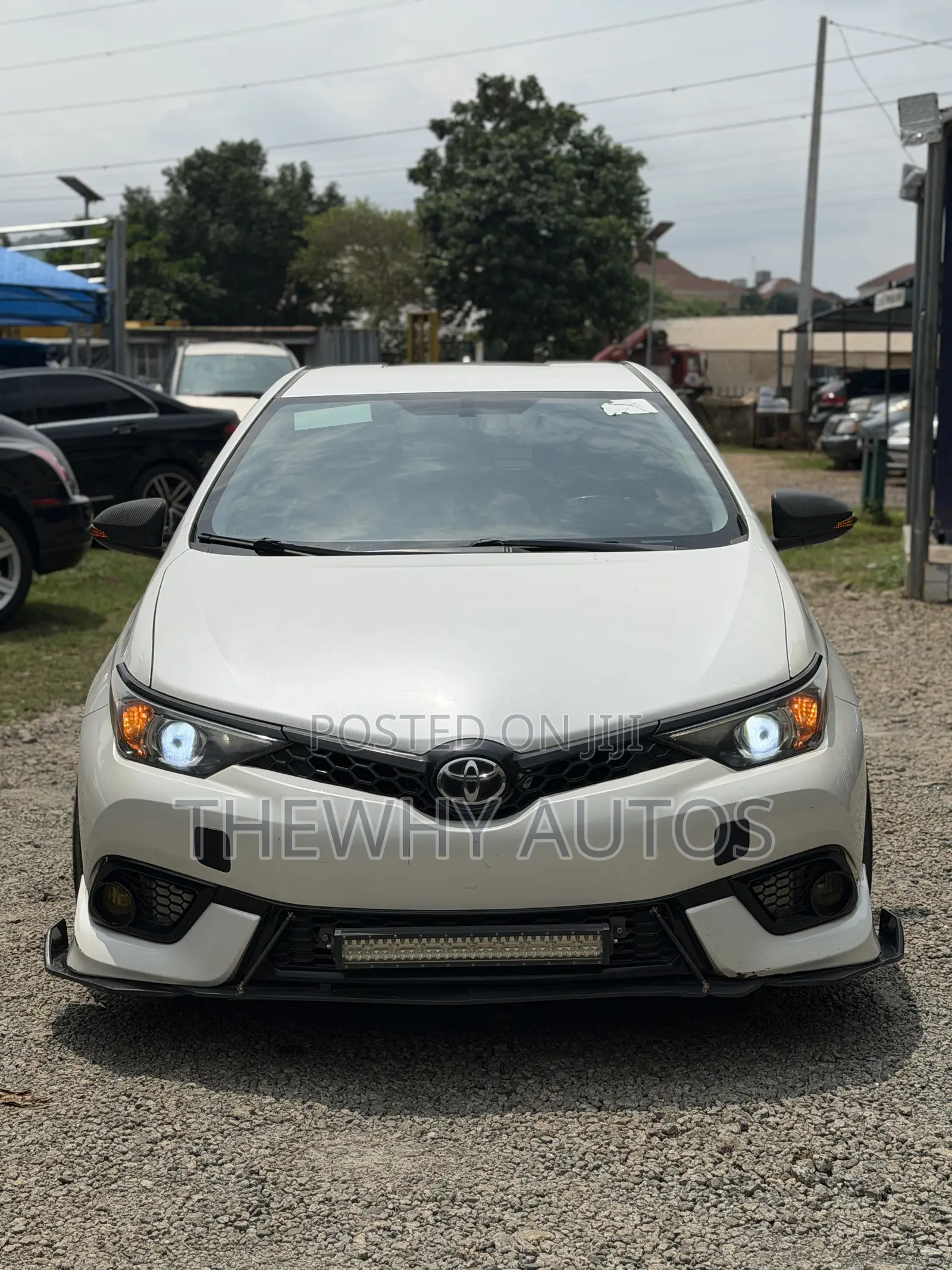 Toyota Corolla LE Plus 4dr Sedan (1.8L 4cyl CVT) 2016 White