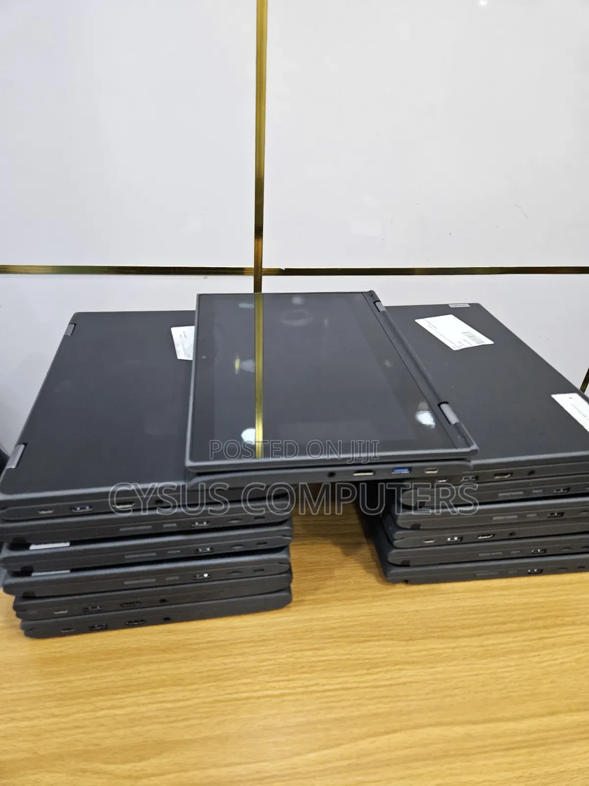 Laptop Lenovo 300e 4GB Intel SSD 128GB