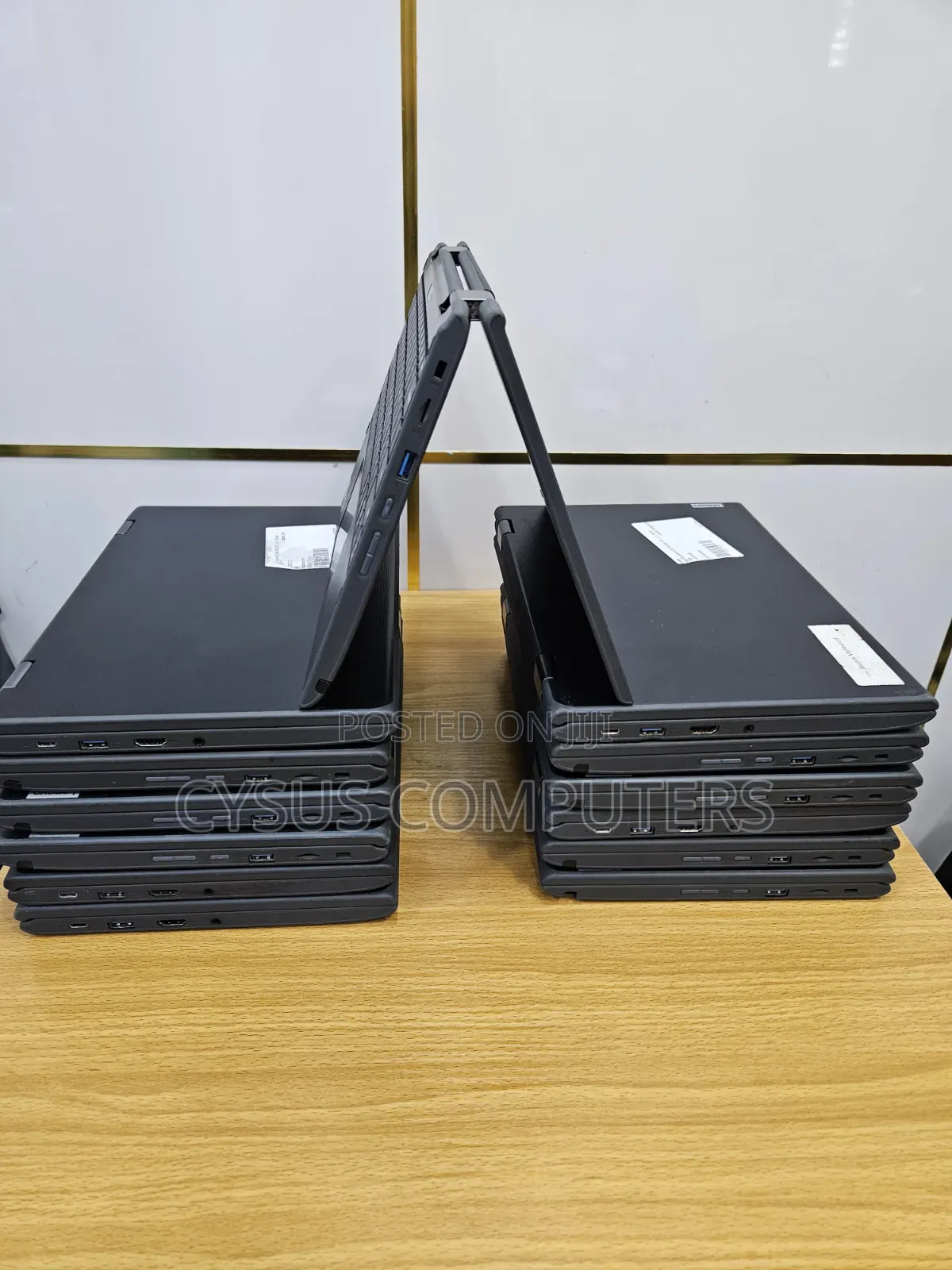 Laptop Lenovo 300e 4GB Intel SSD 128GB