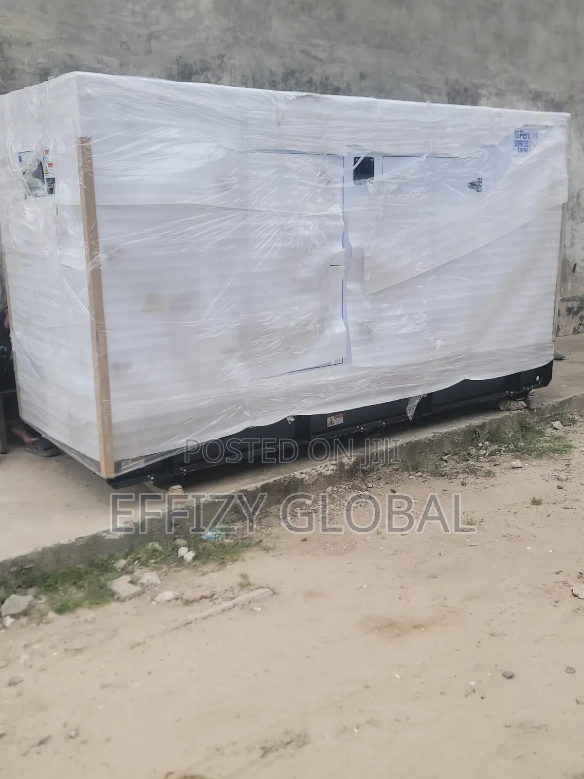 Heavy-Duty 500kVA Perkins Soundproof Diesel Generator, 100% Copper