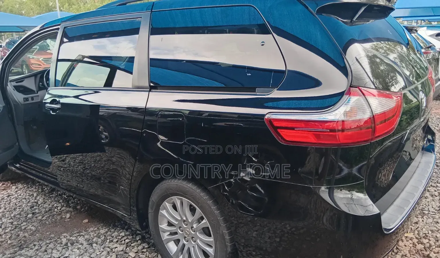 Toyota Sienna XLE 7 Passenger Auto Access Seat (3.5L 6cyl 6A) 2016