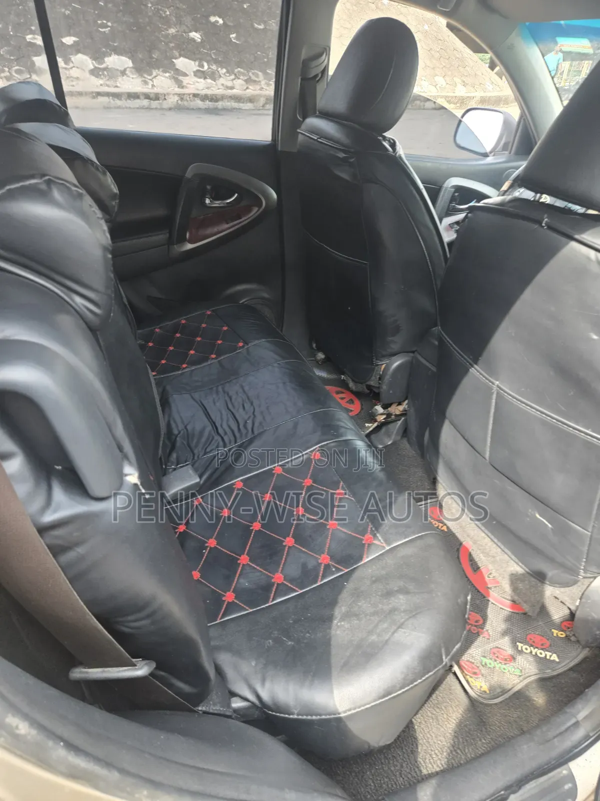 Toyota RAV4 2011 Gold