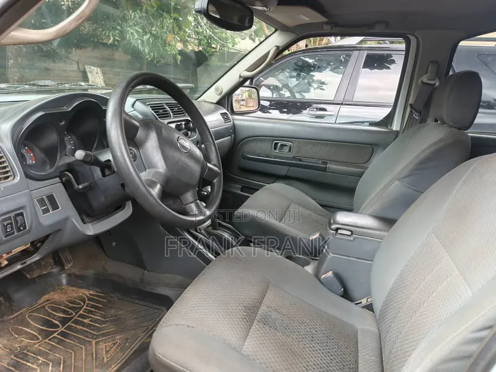 Nissan Xterra Automatic 2003 Silver