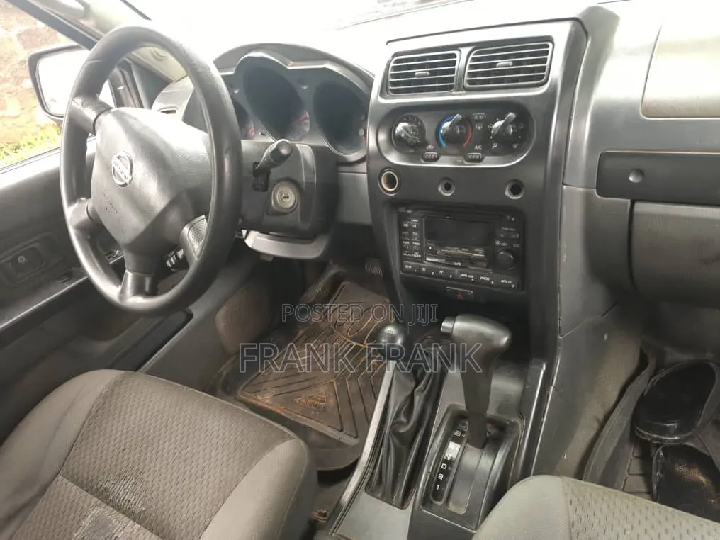 Nissan Xterra Automatic 2003 Silver