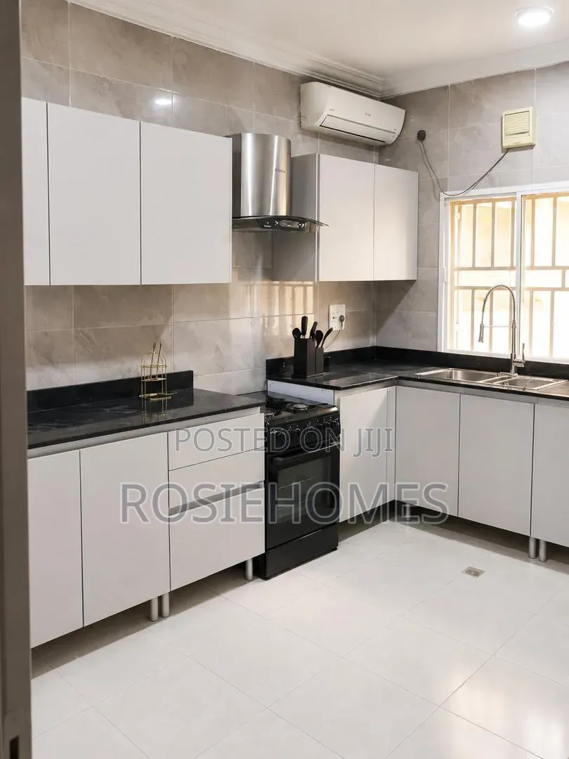 Furnished 4bdrm Duplex in Parkview for rent