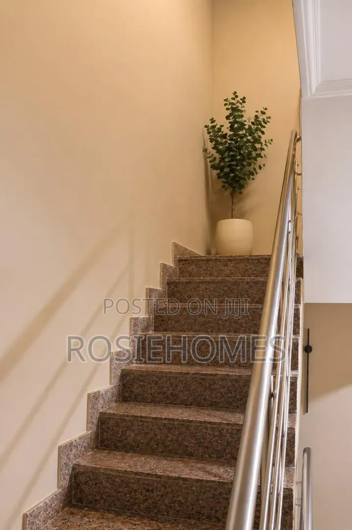 Furnished 4bdrm Duplex in Parkview for rent
