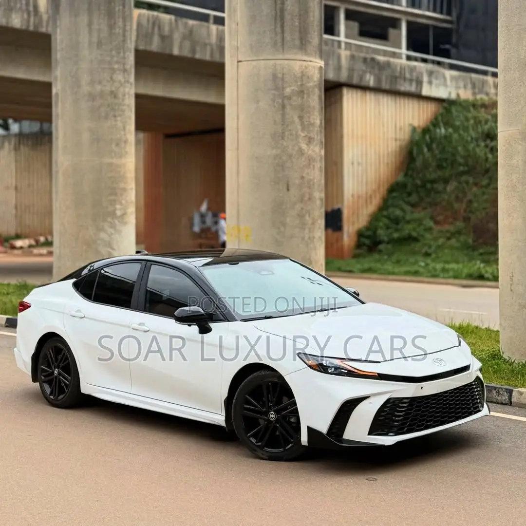 Toyota Camry XSE 2025 White