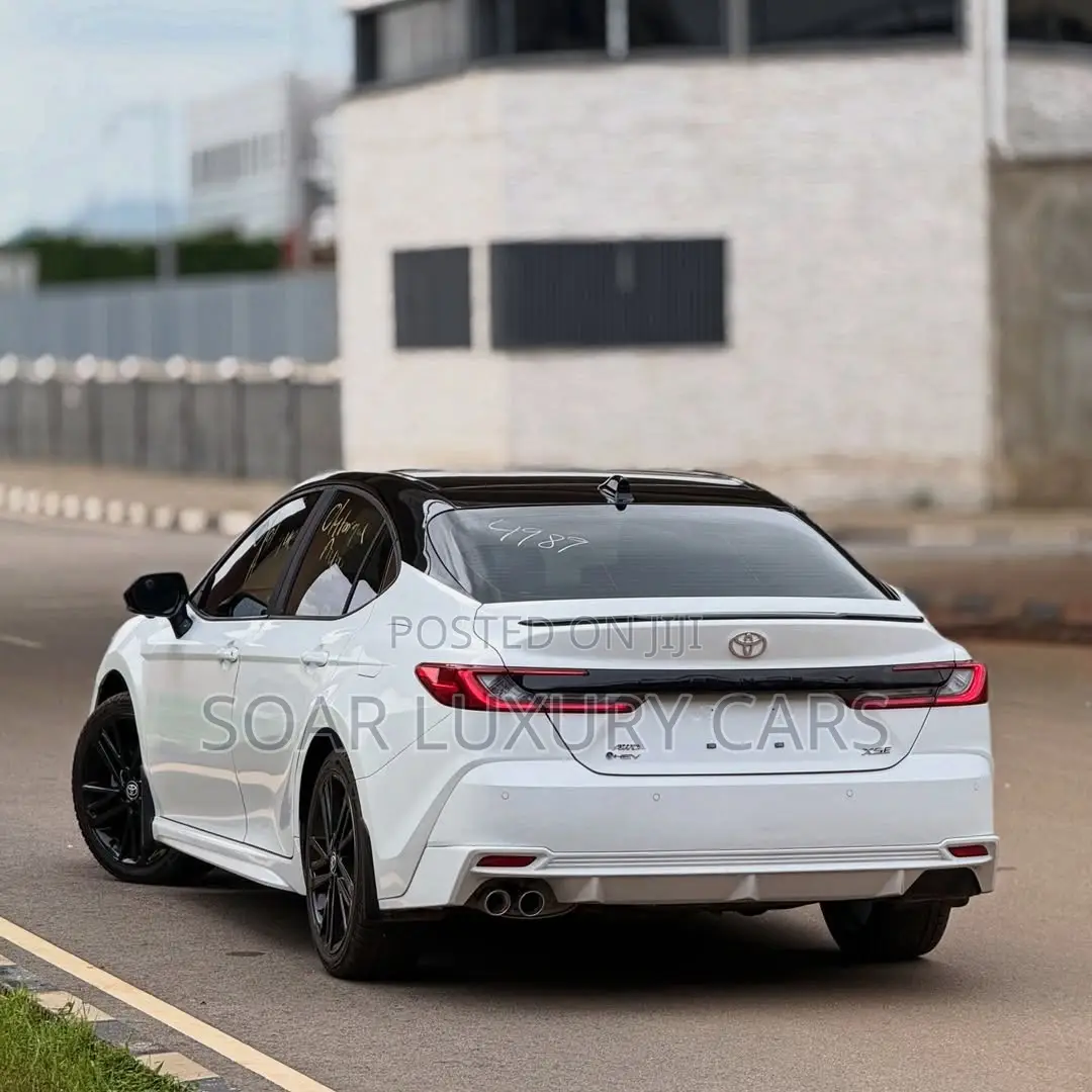 Toyota Camry XSE 2025 White