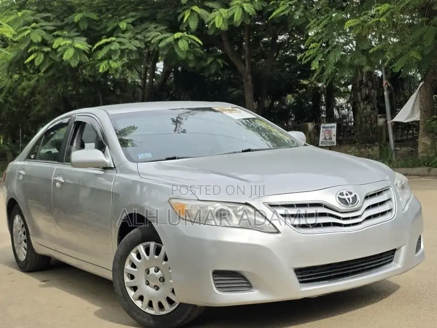 Toyota Camry 2011 Silver
