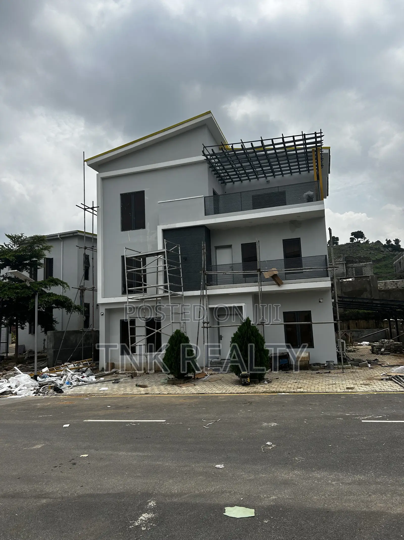 Furnished 5bdrm Duplex in Cosgrove Estate, Katampe (Main) for sale