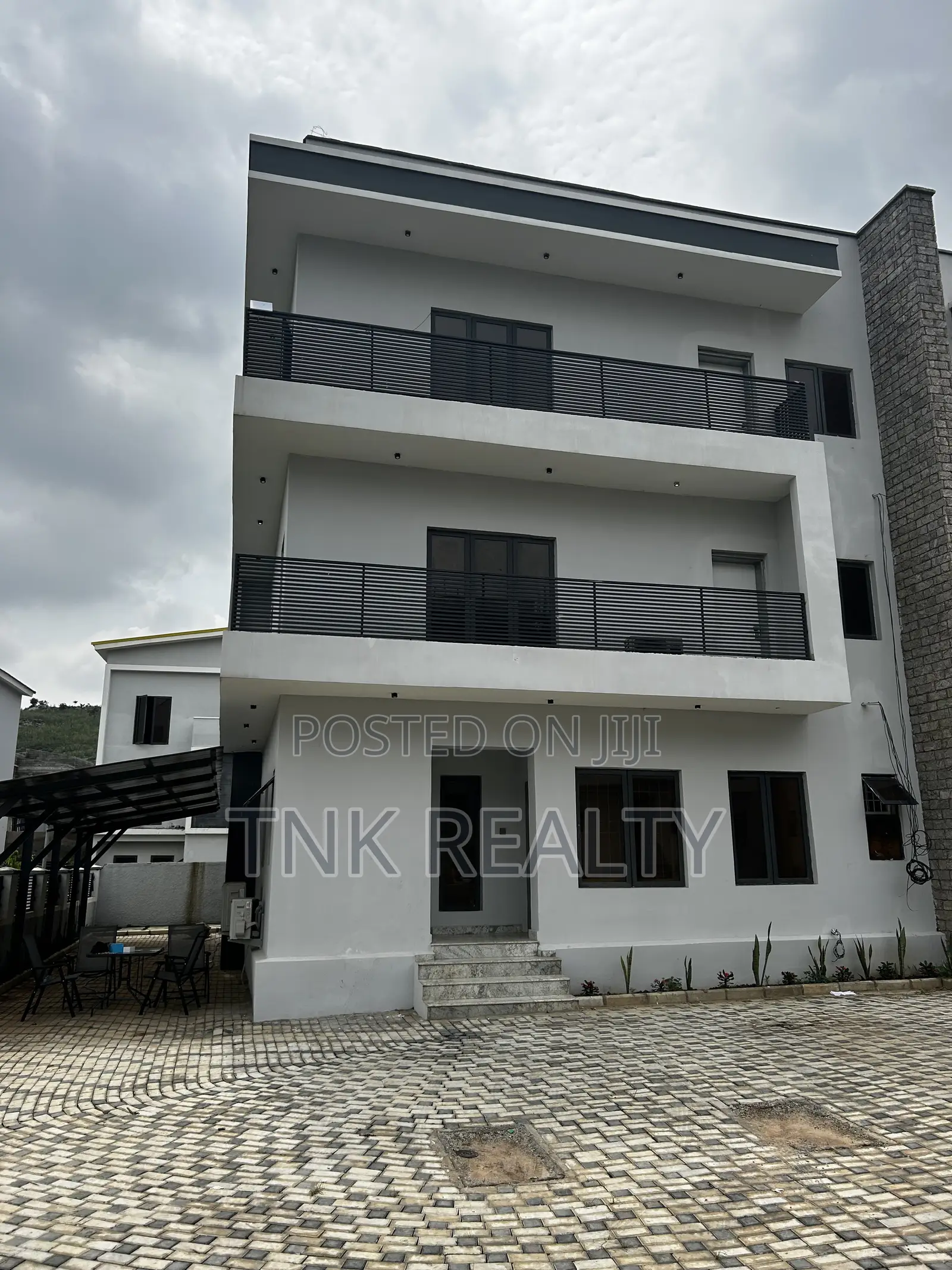 5bdrm Duplex in Cosgrove Estate, Katampe (Main) for sale