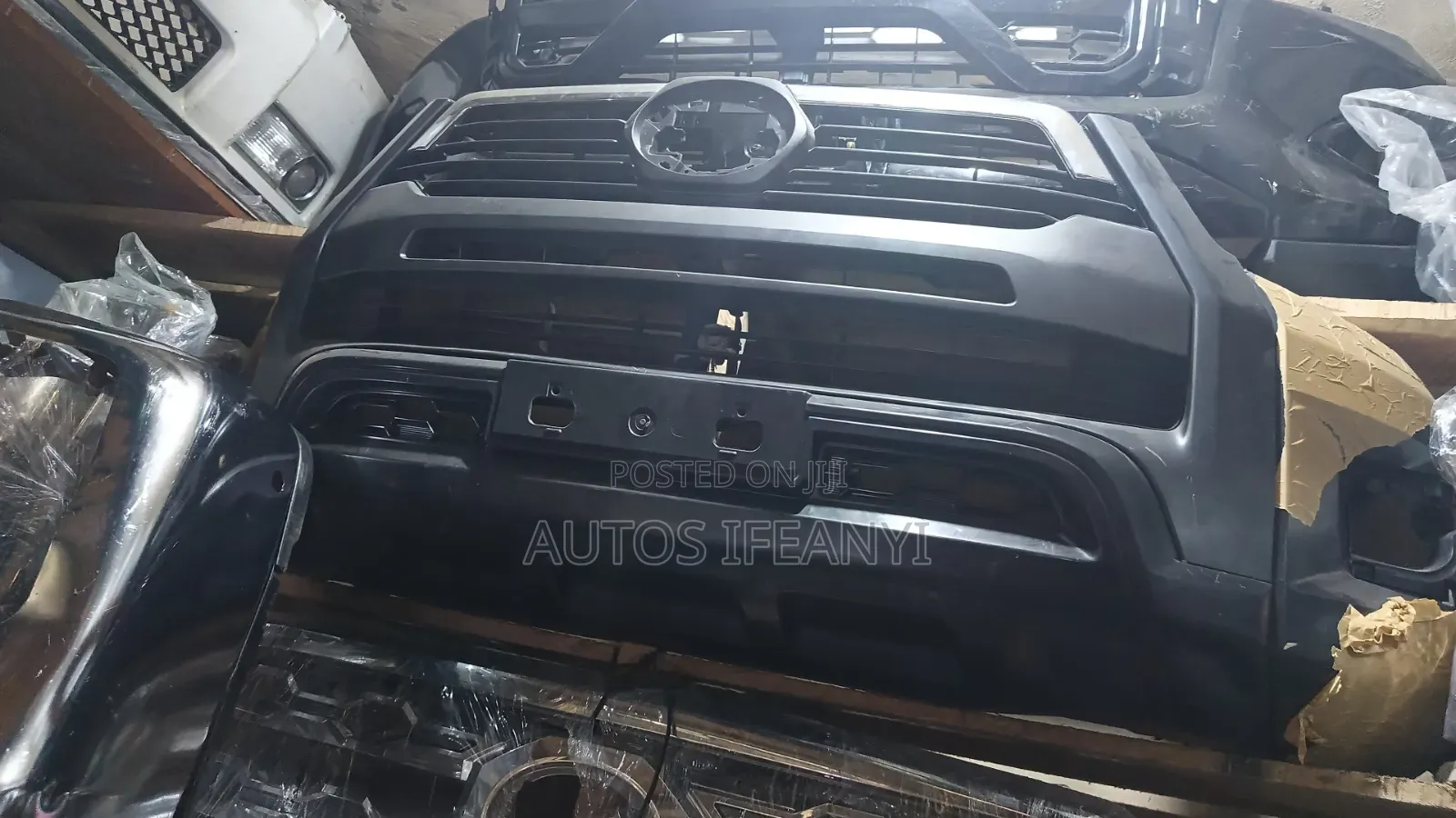 Complete Front Bumper Toyota Hilux 2022 Available Dm