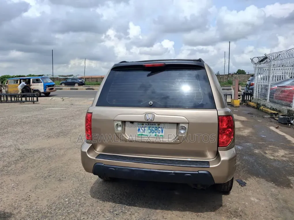Honda Pilot 2004 Gold