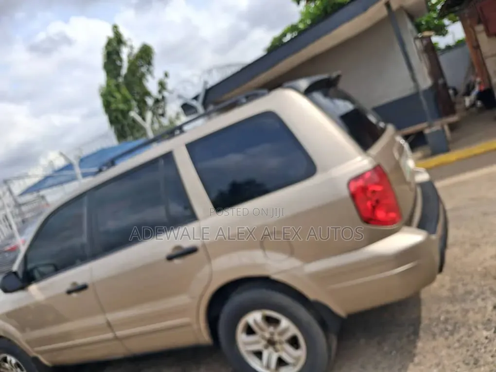 Honda Pilot 2004 Gold