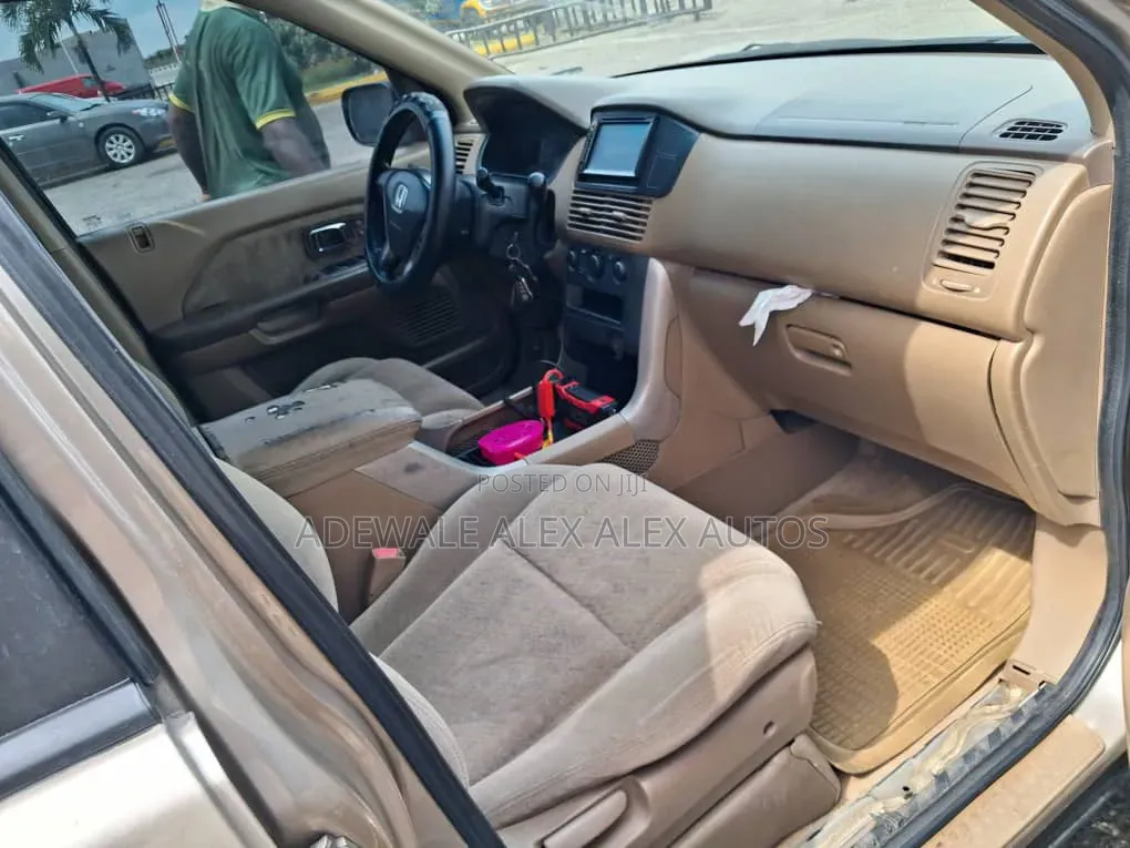 Honda Pilot 2004 Gold