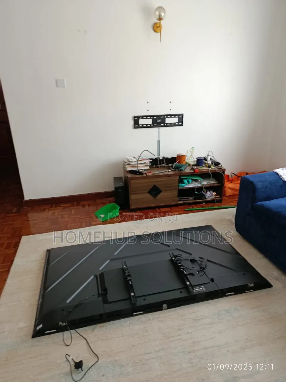 75 Inches Hisense Qled Smart TV