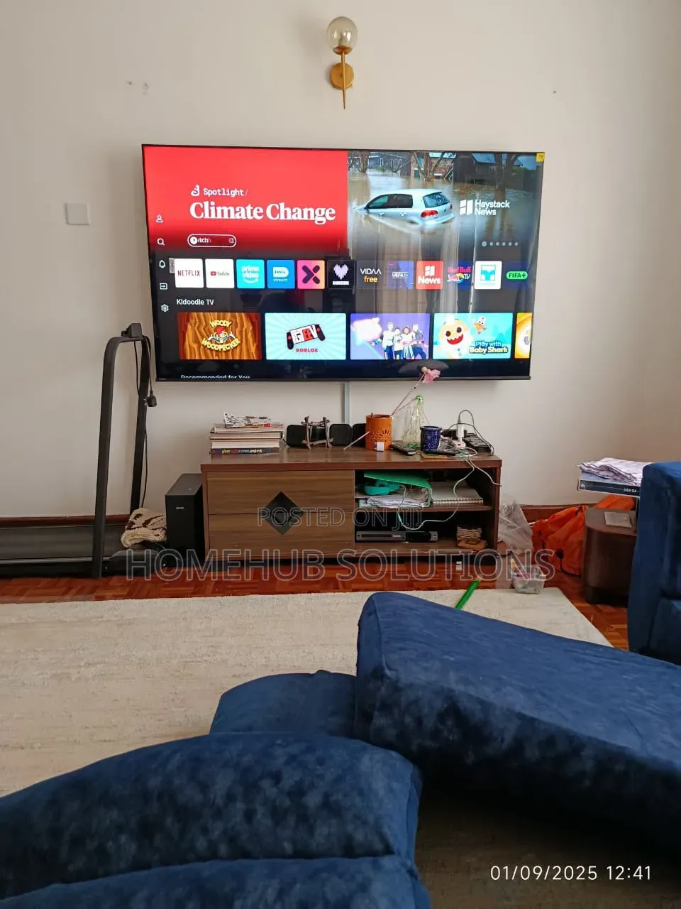 75 Inches Hisense Qled Smart TV