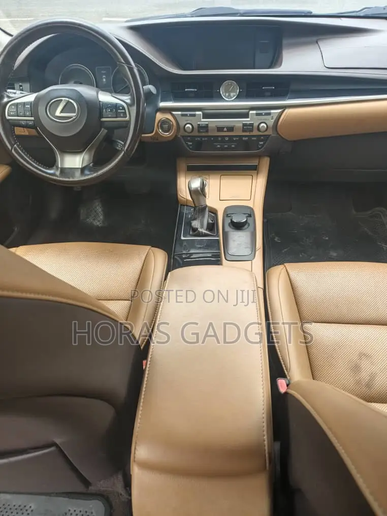 Lexus ES 2016 White
