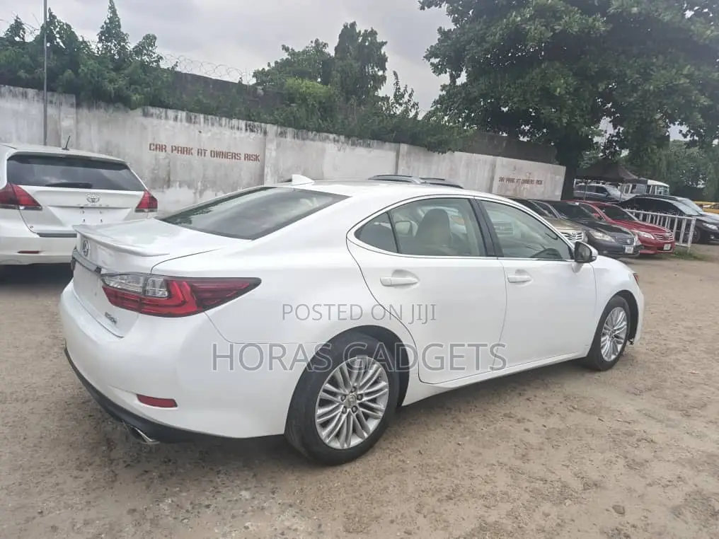 Lexus ES 2016 White